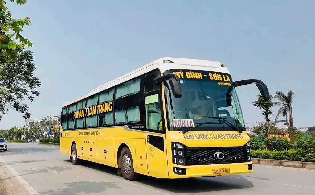 Xe giường nằm Hải Vân gắn biển tuyến Mỹ Đình – Sơn La